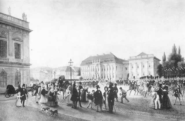 Parade vor dem Kronprinzenpalais