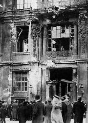 Das demolierte Berliner Schloß während der Novemberrevolution