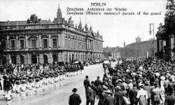 Aufziehen der Wache am Berliner Zeughaus